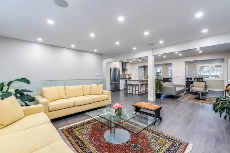 512 W 29TH STREET - photo 3 of 36