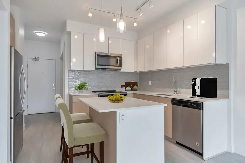 204 19567 64 AVENUE - photo 3 of 25