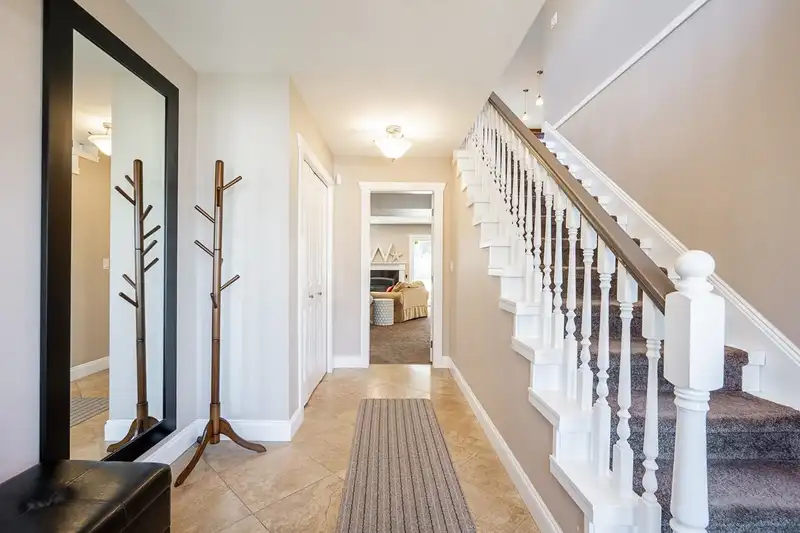 34934 OAKHILL DRIVE - photo 3 of 37