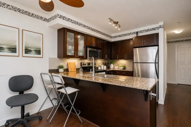 103 13958 108 AVENUE - photo 2 of 23