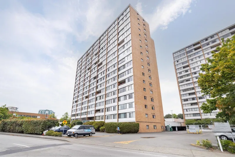 1010 6651 MINORU BOULEVARD - photo 1 of 17