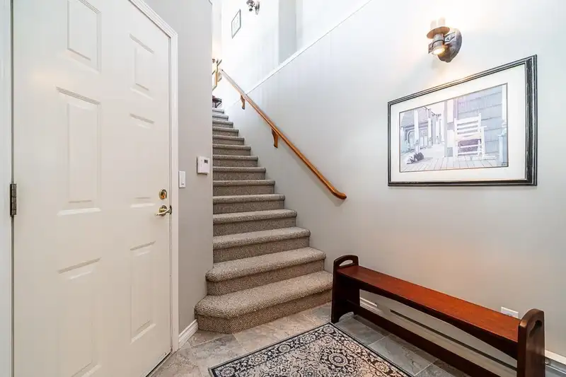 30 22488 116 AVENUE - photo 3 of 35