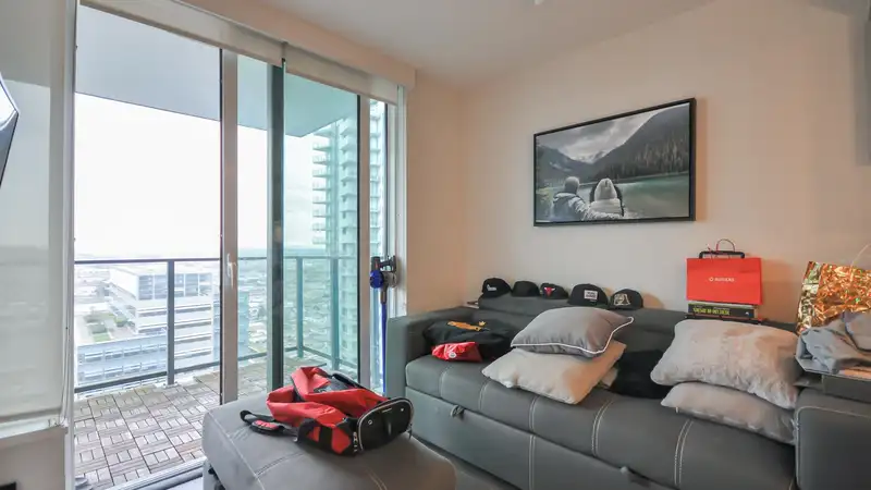 2806 8189 CAMBIE STREET - photo 3 of 22