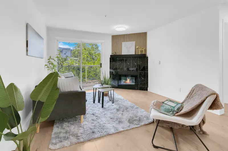 202 20240 54A AVENUE - photo 1 of 15