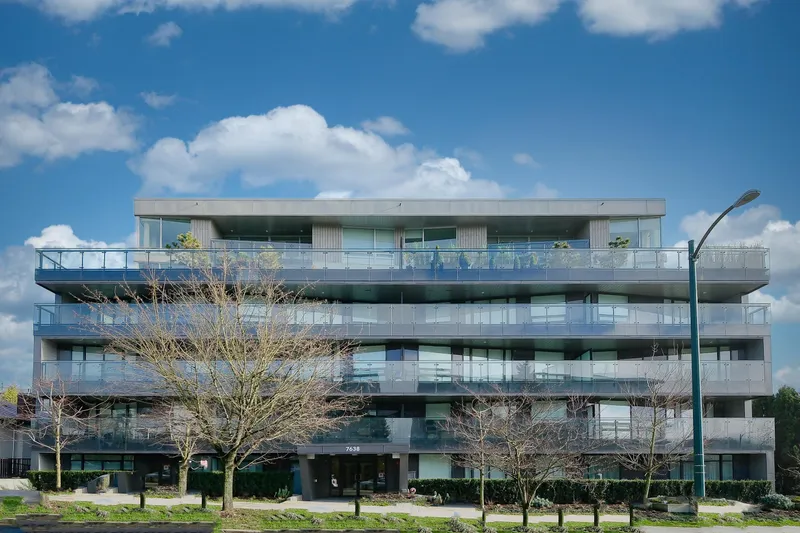 602 7638 CAMBIE STREET - photo 2 of 25