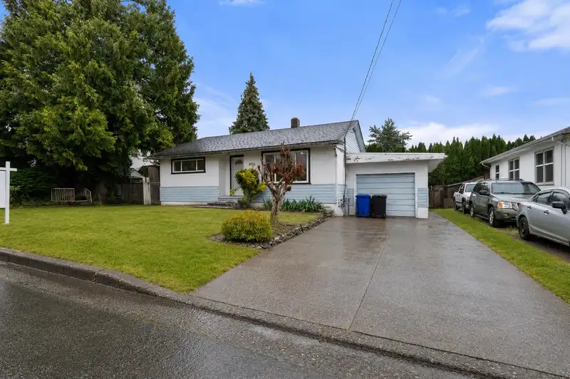 9716 WILLIAMS STREET - photo 2 of 34