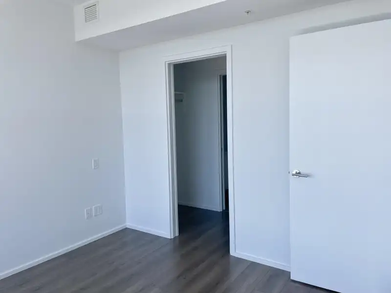 4102 3809 EVERGREEN PLACE - photo 4 of 8