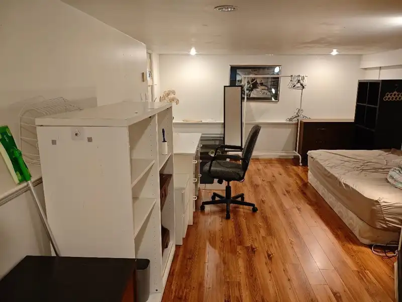 1403 GILMORE AVENUE - photo 4 of 5