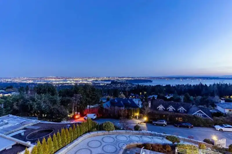 965 KING GEORGES WAY - photo 1 of 2