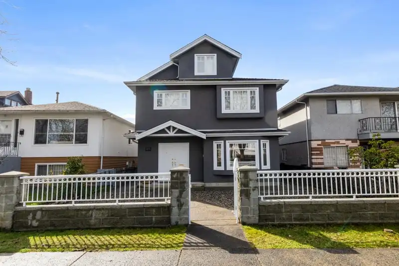 2078 WAVERLEY AVENUE - photo 1 of 36