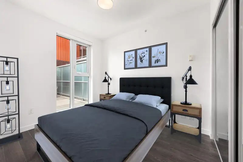 263 955 E HASTINGS STREET - photo 3 of 37