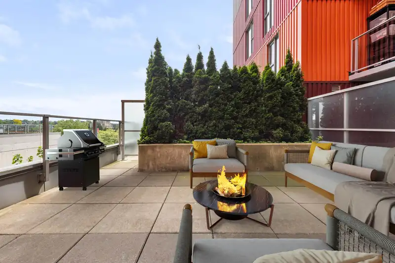 263 955 E HASTINGS STREET - photo 4 of 37