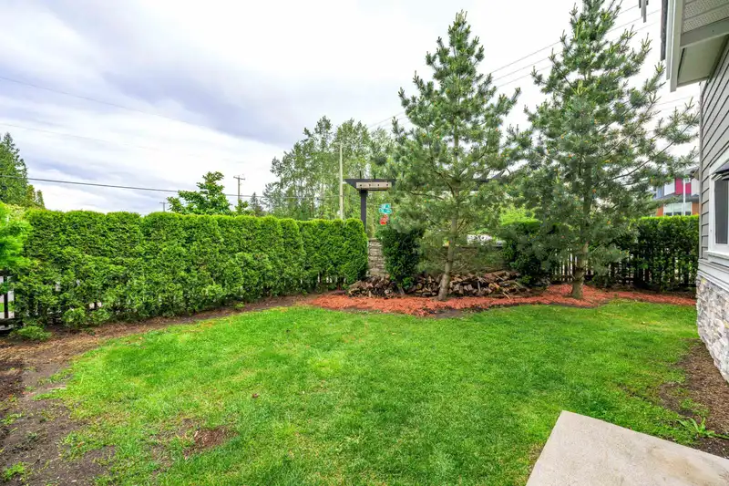 38 20856 76 AVENUE - photo 4 of 37