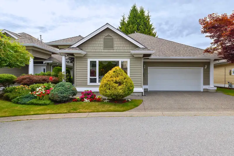 13 1881 144 STREET - photo 1 of 35