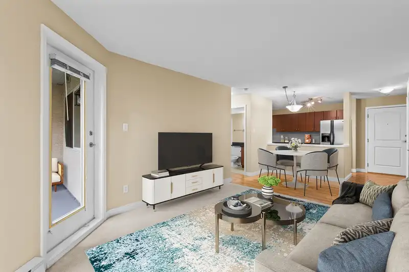 103 3063 IMMEL STREET - photo 3 of 40