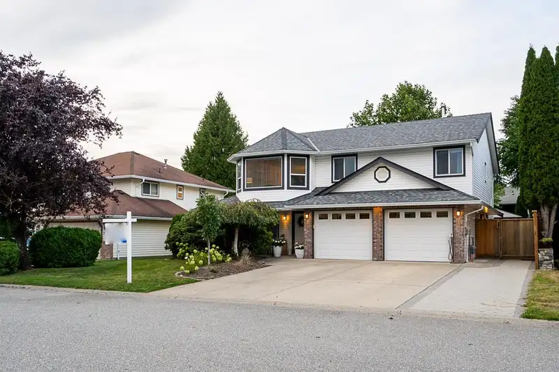 35291 CORBETT PLACE - photo 2 of 39
