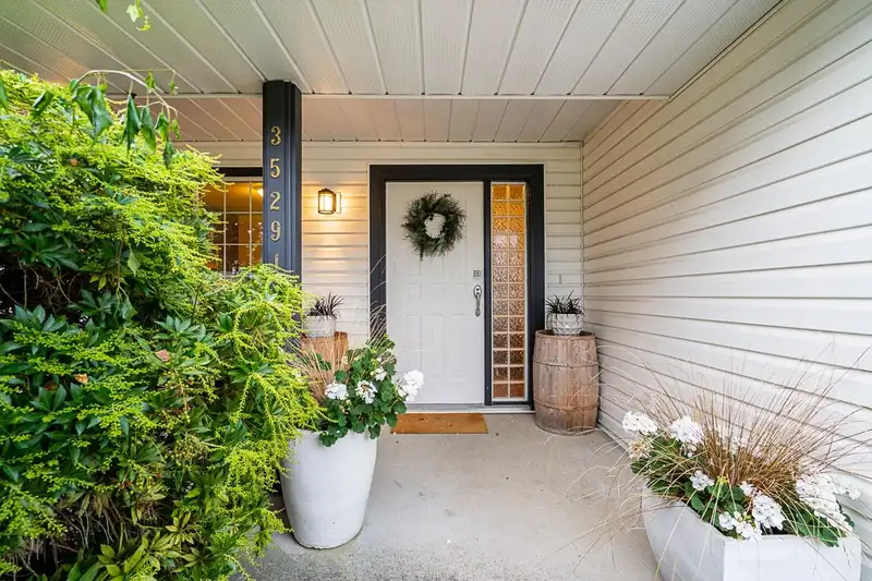 35291 CORBETT PLACE - photo 3 of 39