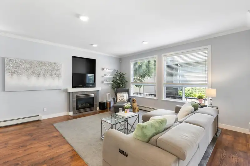 19409 67A AVENUE - photo 3 of 40