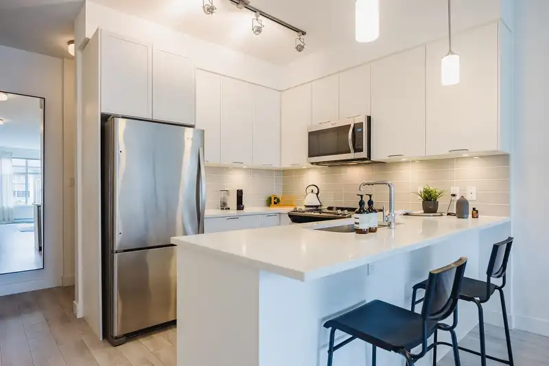 206 828 GAUTHIER AVENUE - photo 4 of 40