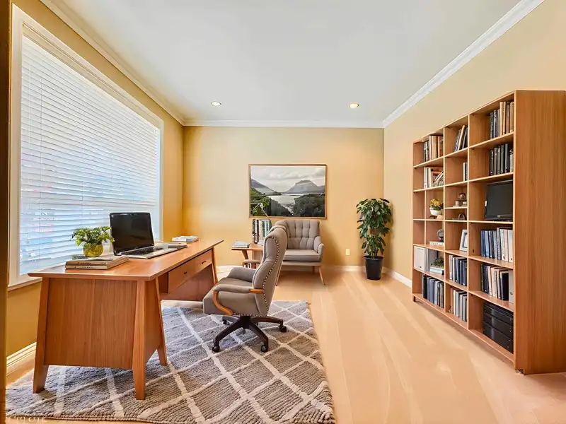 6039 46A AVENUE - photo 4 of 15