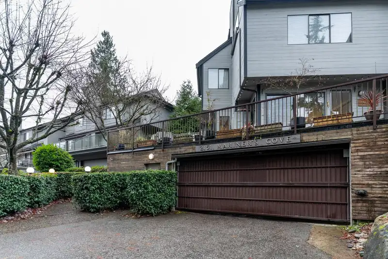 13 2151 BANBURY ROAD - photo 4 of 40