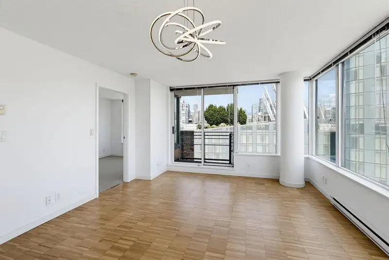 2508 33 SMITHE STREET - photo 4 of 33