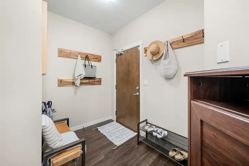 310 1153 KENSAL PLACE - photo 2 of 34