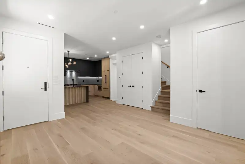 2340 E 4TH AVENUE - photo 4 of 21