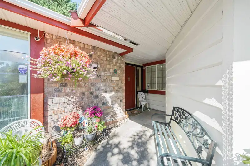 5571 FLOYD AVENUE - photo 2 of 26