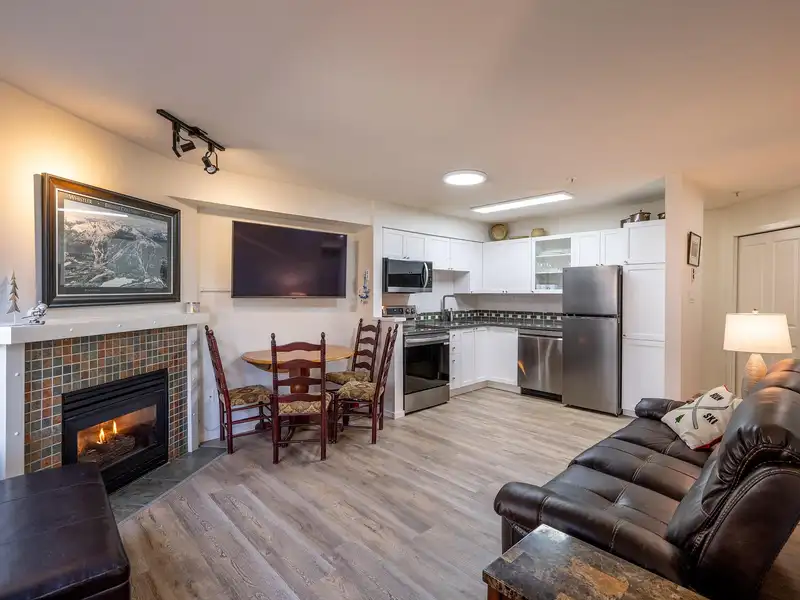 3 4388 NORTHLANDS BOULEVARD - photo 3 of 16