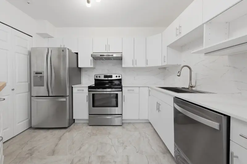 204 1550 FELL AVENUE - photo 2 of 22