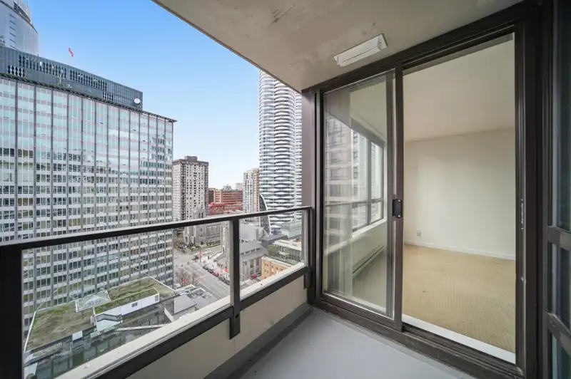 1908 938 SMITHE STREET - photo 4 of 35