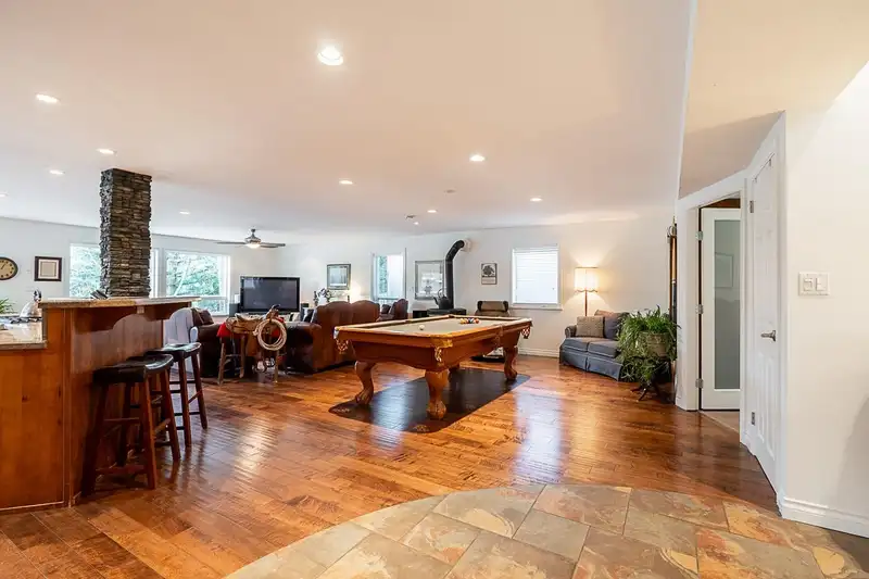 24138 51 AVENUE - photo 3 of 40