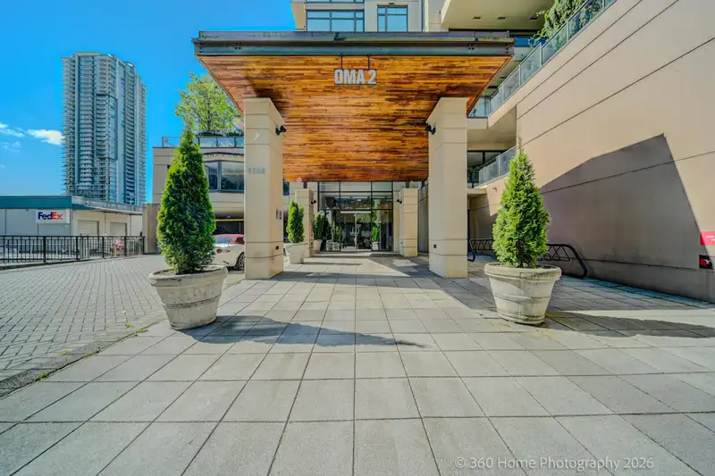 805 4250 DAWSON STREET - photo 2 of 33