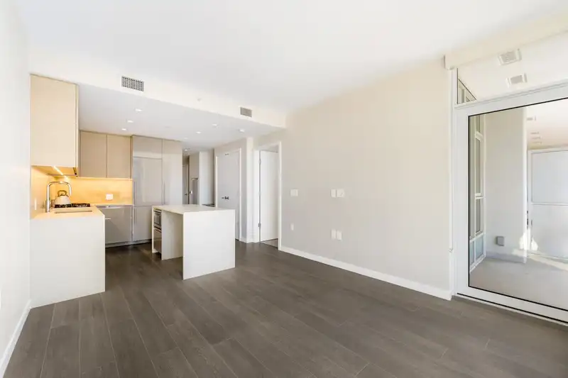 2804 4168 LOUGHEED HIGHWAY - photo 1 of 40