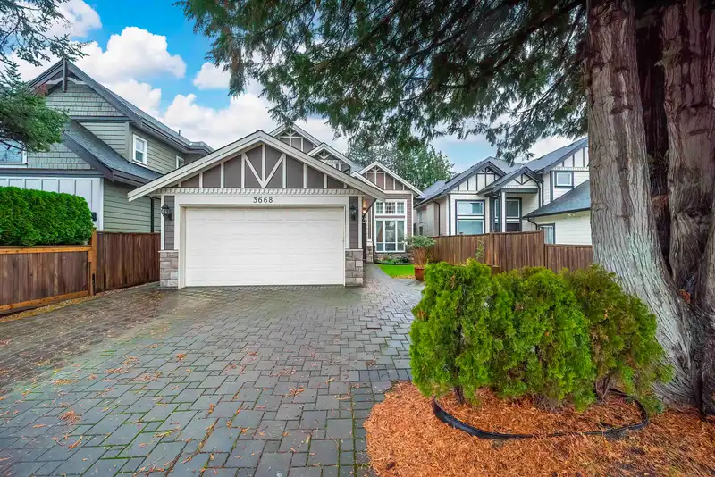 3668 BLUNDELL ROAD - photo 2 of 40