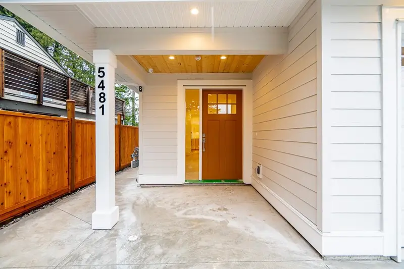 5483 7 AVENUE - photo 3 of 25