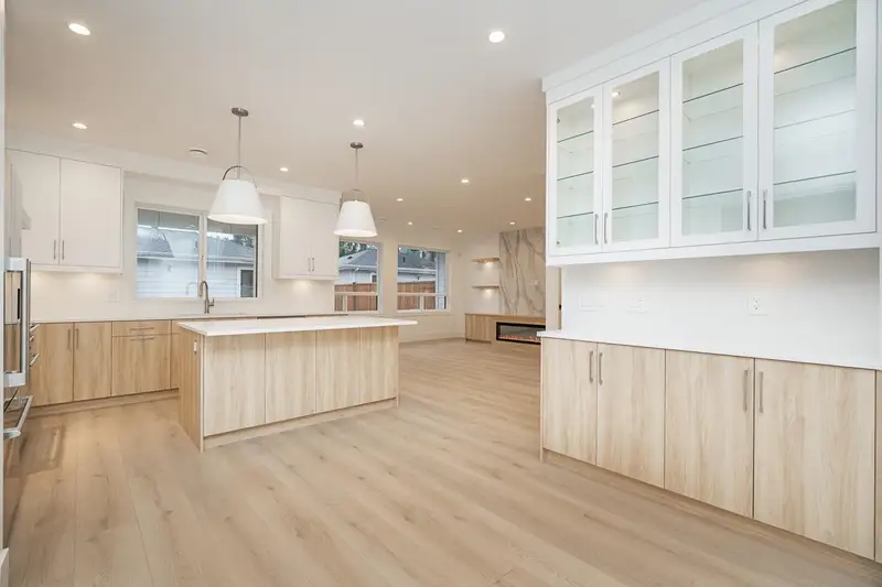 5483 7 AVENUE - photo 4 of 25