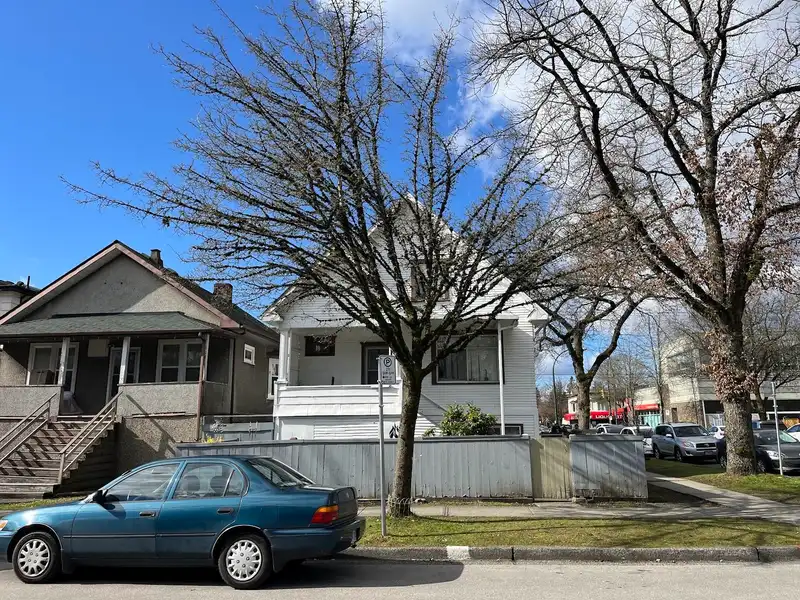 6307 CHESTER STREET - photo 3 of 13