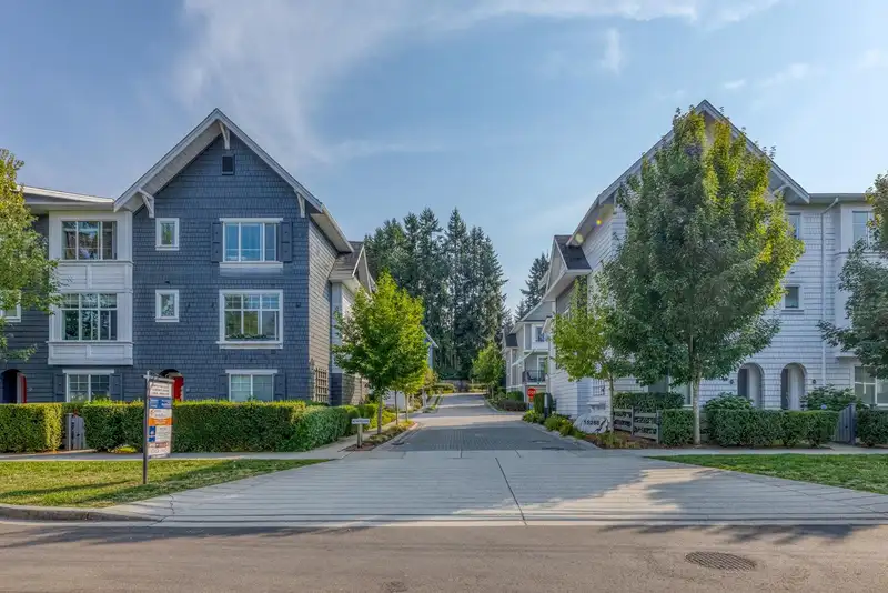 66 15268 28 AVENUE - photo 1 of 16