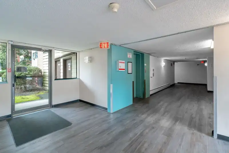 101 1909 SALTON ROAD - photo 4 of 33