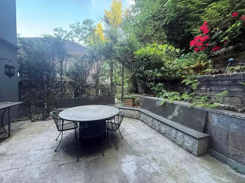 19 BURRARD CRESCENT - photo 4 of 6