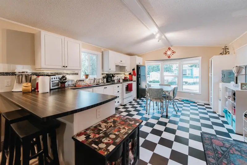 20 1416 NORTH ROAD - photo 4 of 21