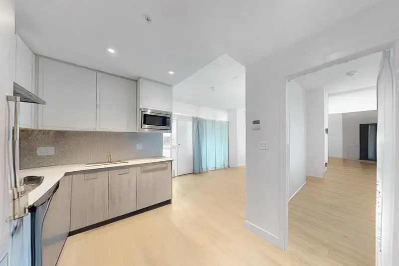 202 2288 ALPHA AVENUE - photo 4 of 15