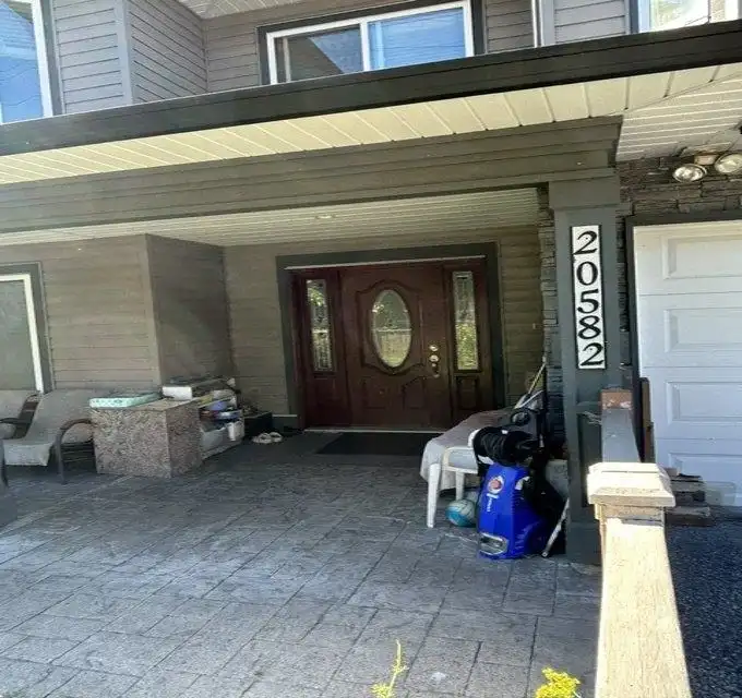 20582 LORNE AVENUE - photo 2 of 23