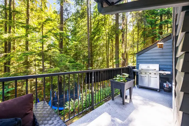 863 HENDECOURT ROAD - photo 2 of 21