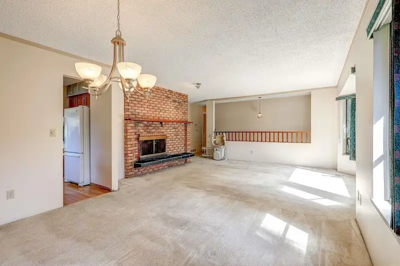 9469 148A STREET - photo 3 of 37