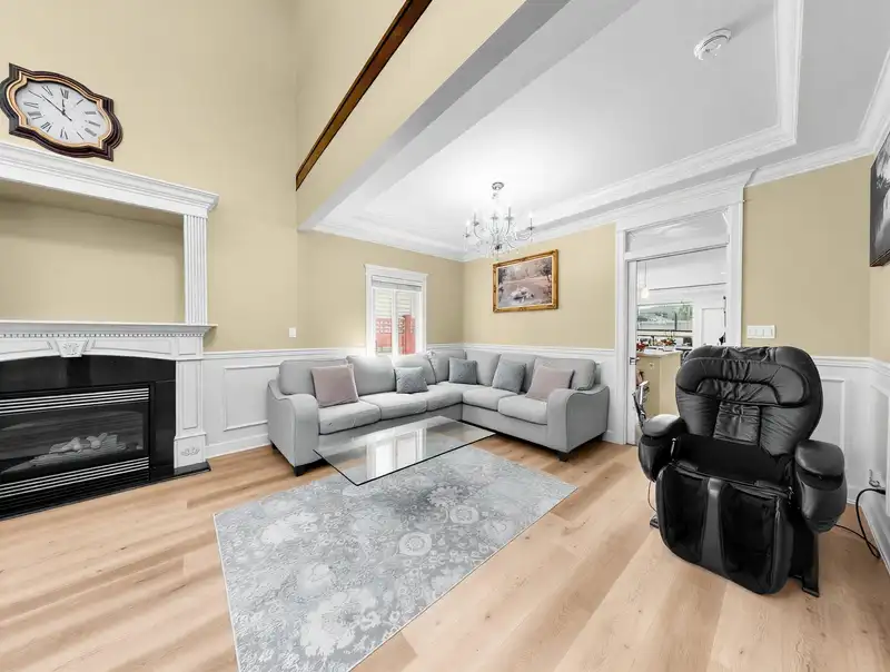 10300 WILLIAMS ROAD - photo 3 of 40