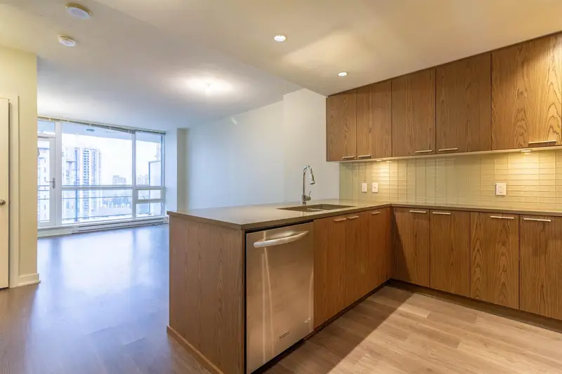 2703 2975 ATLANTIC AVENUE - photo 2 of 23