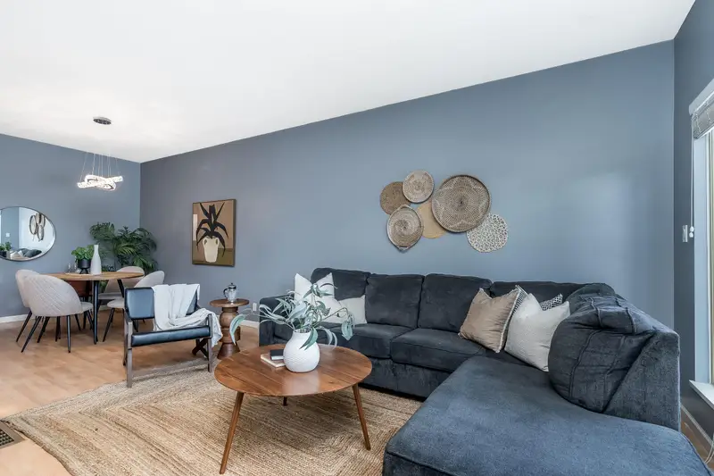 15411 RUSSELL AVENUE - photo 4 of 25